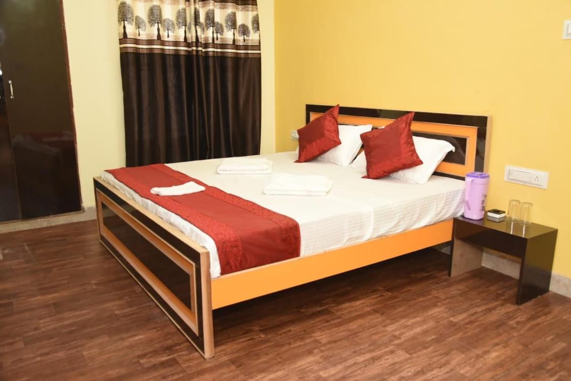Varanasi Paradise Buitenkant foto